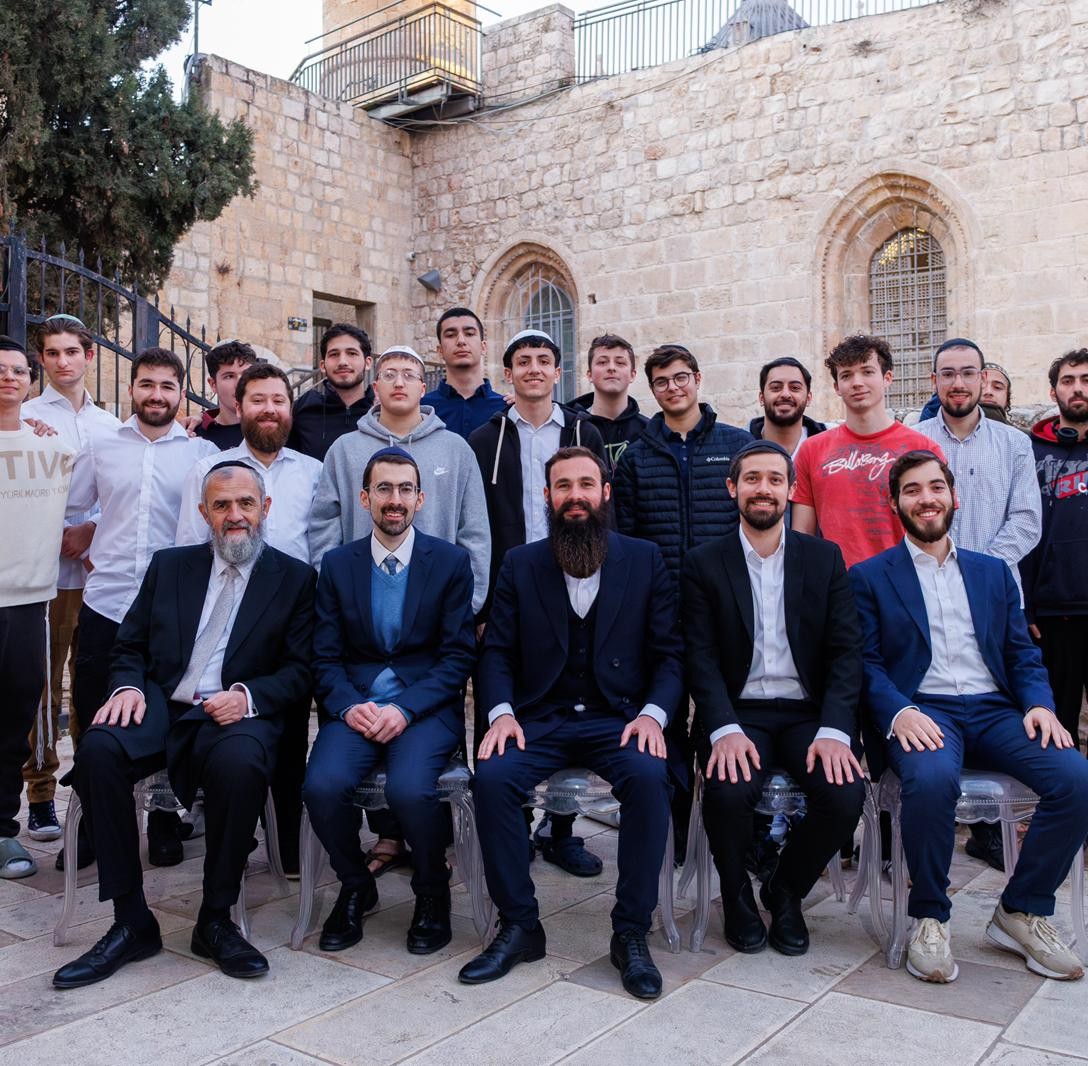 Kochavei Dovid bochurim in Yerushalayim